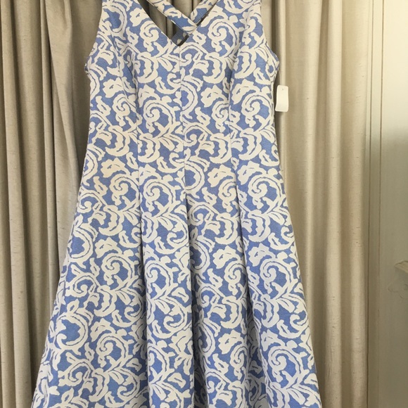 Dresses - Picture 4 of 4